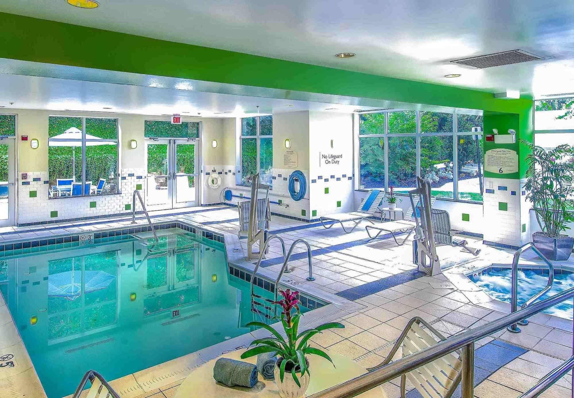 Hotel Fairfield & Suites-washington Dc